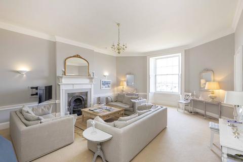 3 bedroom apartment to rent, Great King Street, Edinburgh, Midlothian