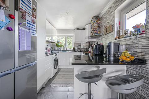 2 bedroom flat for sale, Burdett Close, Sidcup