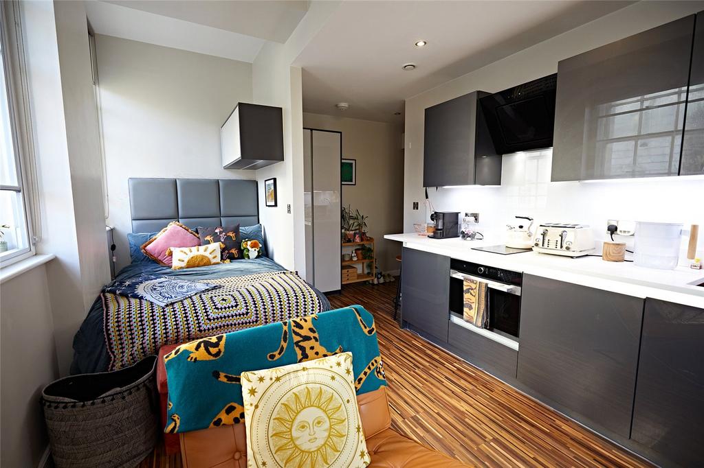 Studio to rent