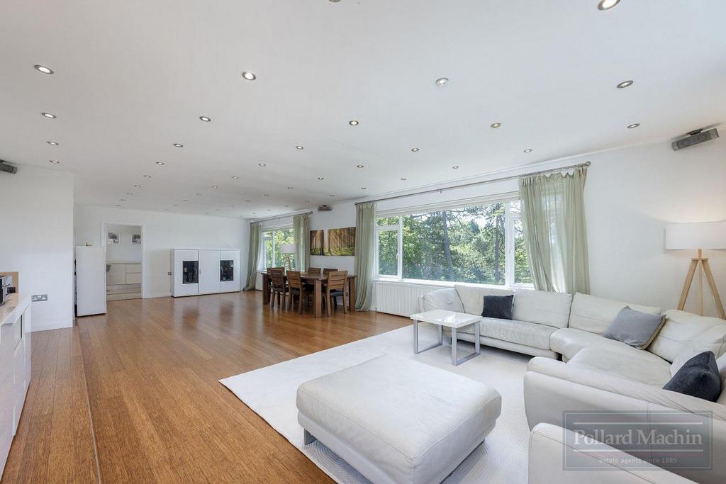 Open-plan living area, open plan living