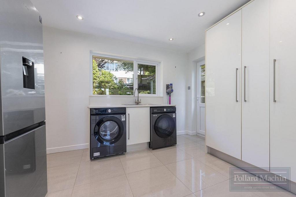 Utility room, utility