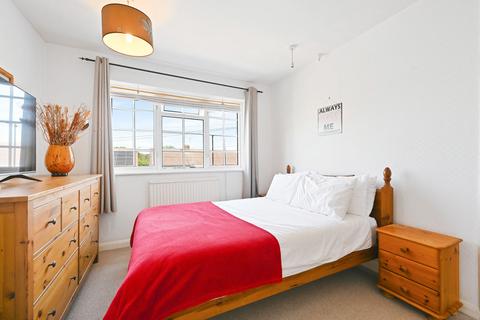 3 bedroom terraced house for sale, Ferrymead Avenue, Greenford