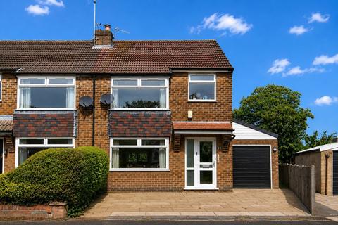 3 bedroom semi-detached house to rent, Norwich Avenue, Lowton, Warrington
