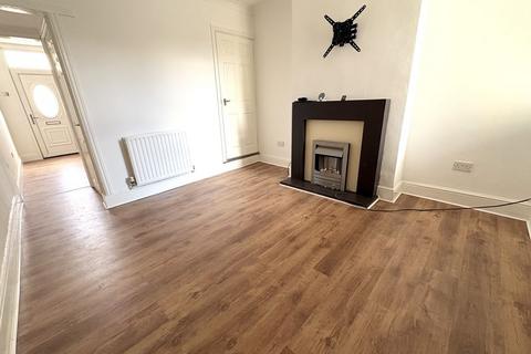 2 bedroom end of terrace house to rent, Belt Road, Cannock WS12