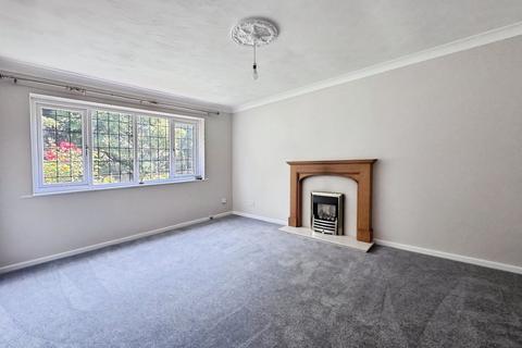 3 bedroom detached house for sale, St Peters Close, Birstall, WF17
