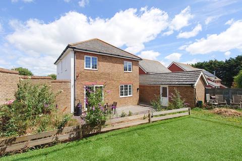 4 bedroom detached house for sale, Flint Way, Peacehaven