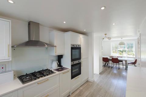 4 bedroom detached house for sale, Flint Way, Peacehaven