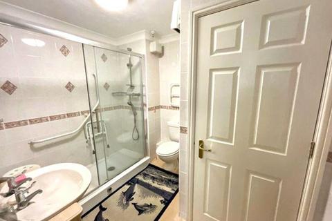 2 bedroom flat for sale, Stour Road, Christchurch, Dorset, BH23