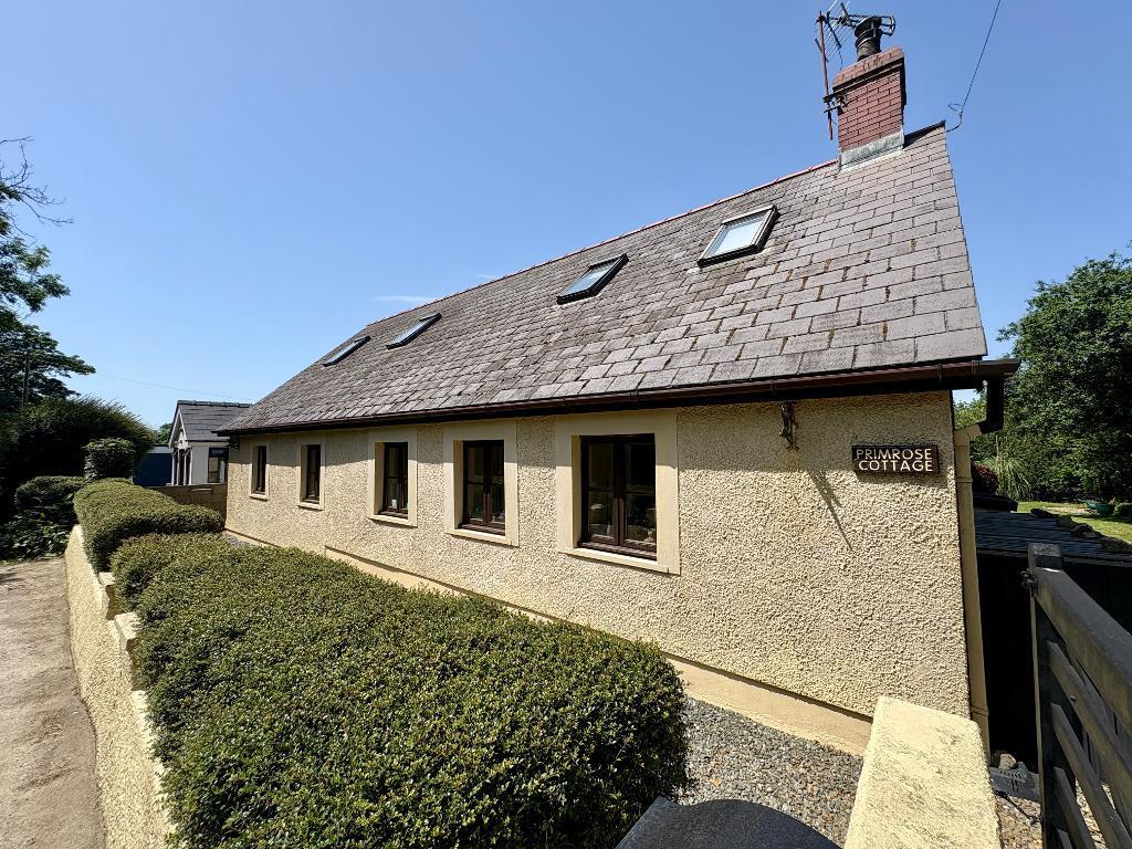 4 bedroom property with land for sale