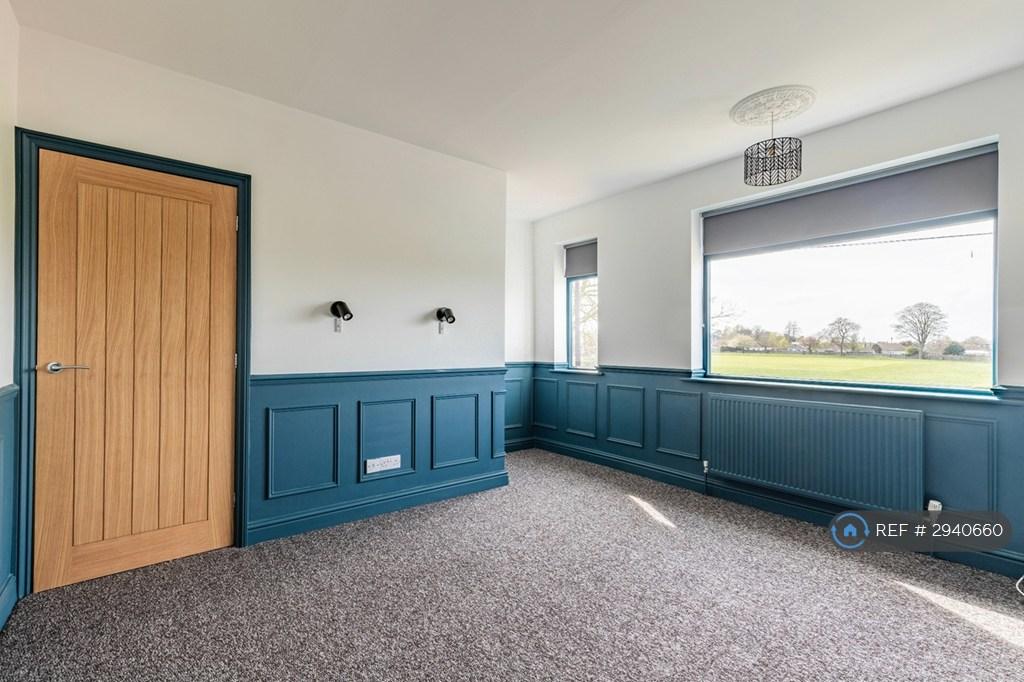 2 bedroom end of terrace house to rent
