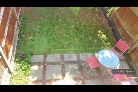 3 bedroom terraced house to rent, Bredgar Road, Archway, N19