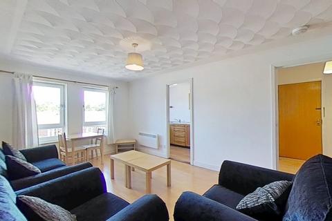 2 bedroom flat to rent, Kelvindale Road, Glasgow, G12