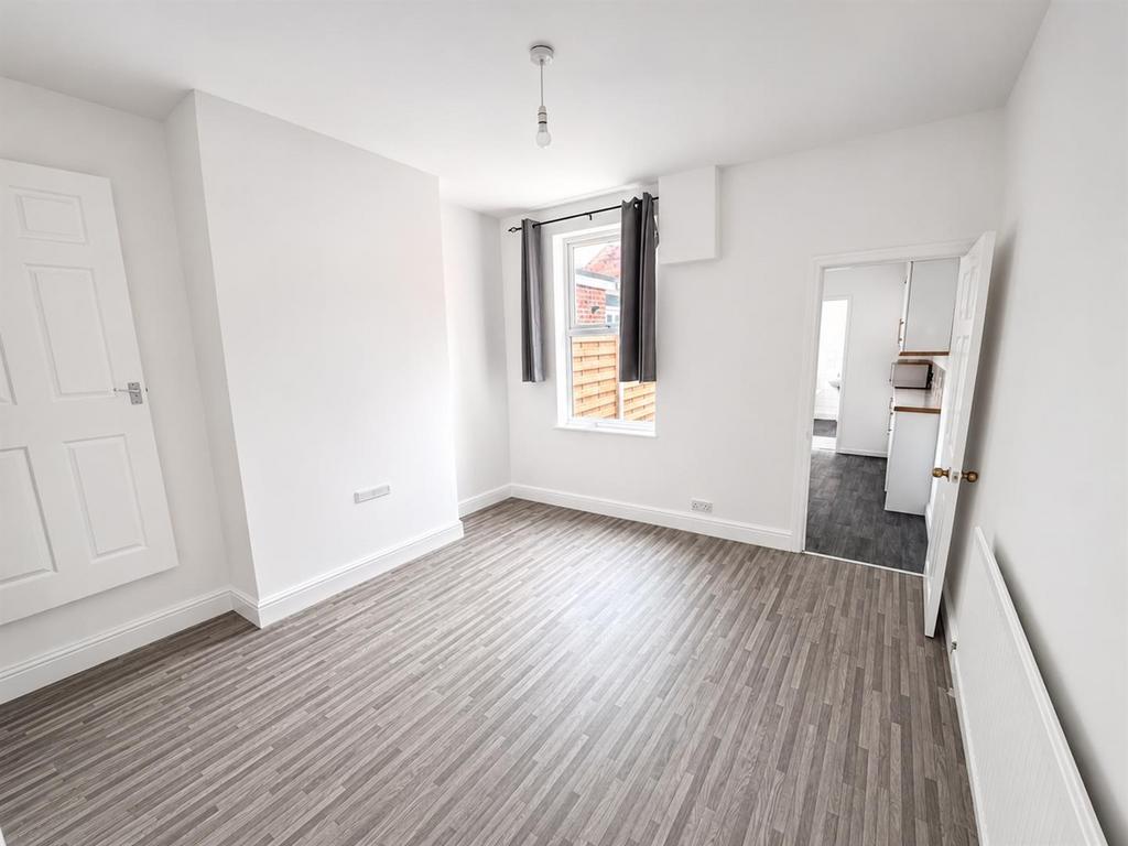 House in Nottingham, Redhill - View 3