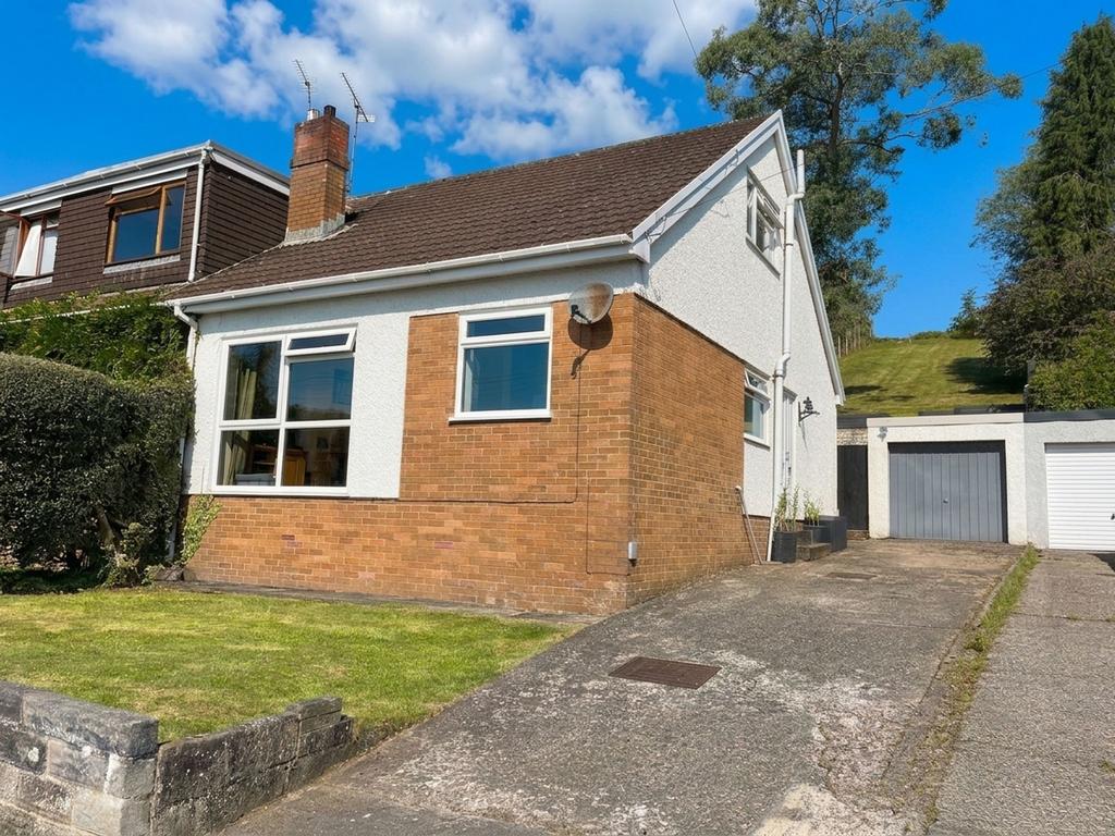 2 bedroom semi-detached house for sale