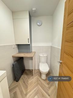 3 bedroom terraced house to rent, Fineshade Grove, Corby, NN17