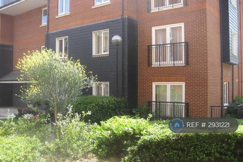 2 bedroom flat to rent, John Dyde Close, Bishop's Stortford, CM23