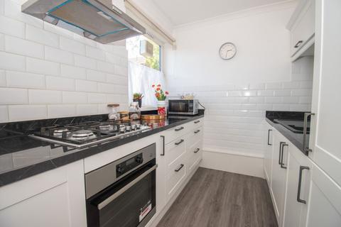 1 bedroom flat for sale, The Sycamores, Leicester