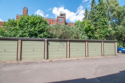 1 bedroom flat for sale, The Sycamores, Leicester