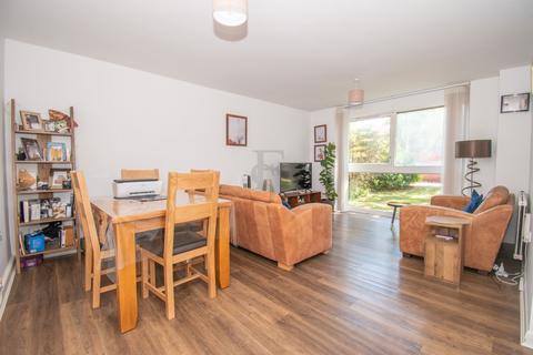 1 bedroom flat for sale, The Sycamores, Leicester