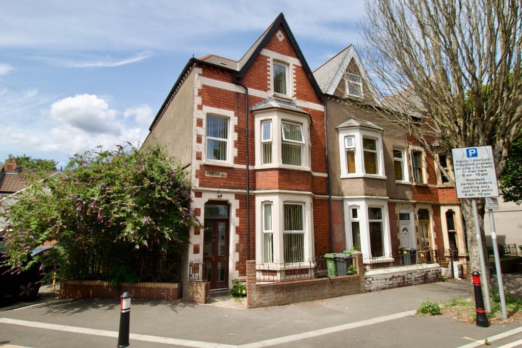 4 bedroom terraced house for sale