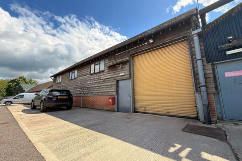 Warehouse to rent, Wotton Underwood Wotton Underwood HP18 0RS