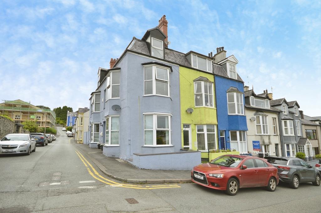 2 bedroom flat for sale