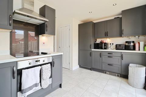 2 bedroom end of terrace house for sale, Normead Drive, BRISTOL, Avon, BS37