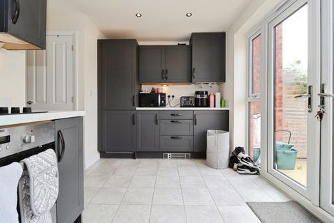 2 bedroom end of terrace house for sale, Normead Drive, BRISTOL, Avon, BS37