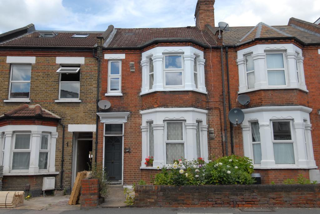 1 bedroom in a house share to rent