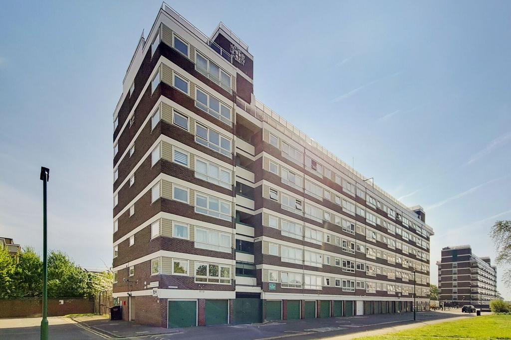 3 bedroom flat to rent