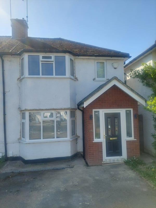 Detached house exterior, driveway