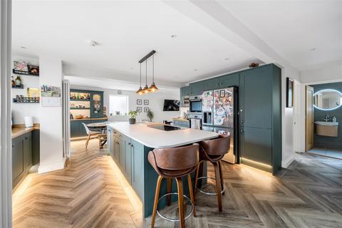 4 bedroom detached house for sale, Kings Head Hill, Bridport DT6