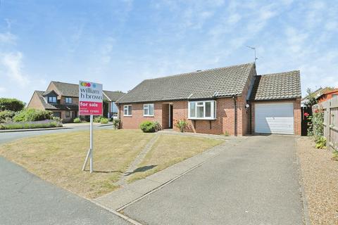 3 bedroom detached bungalow for sale, Ormesby Drive, Swaffham