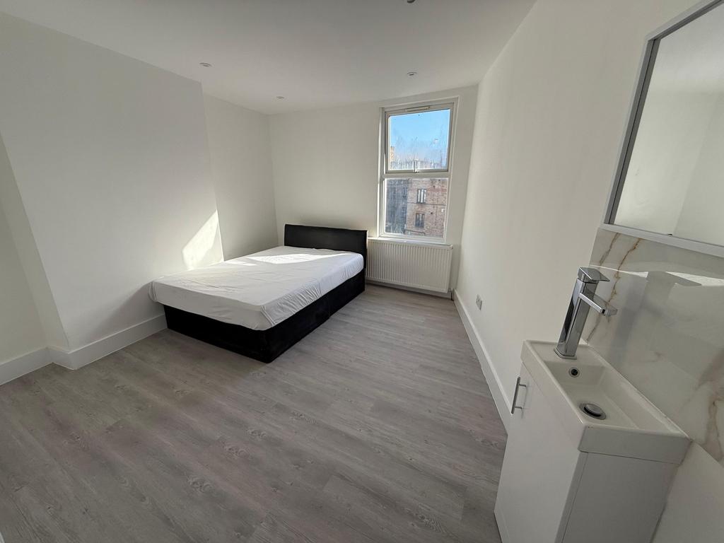 5 bedroom flat to rent