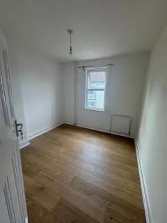 2 bedroom flat to rent - View 3
