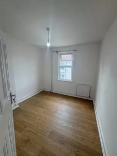 2 bedroom flat to rent - View 4