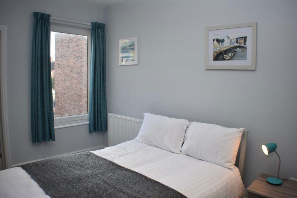 1 bedroom in a house share to rent