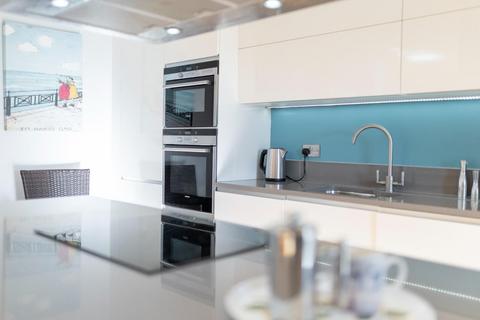 2 bedroom flat for sale, Seabrook Road, Hythe