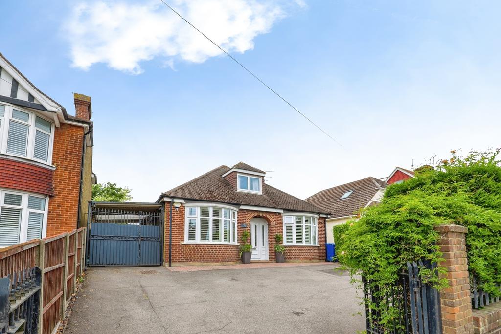 6 bedroom bungalow for sale