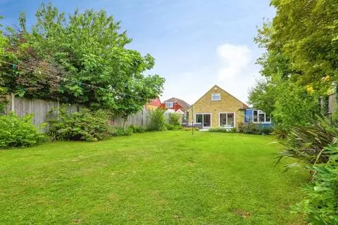 6 bedroom bungalow for sale – pohled 2