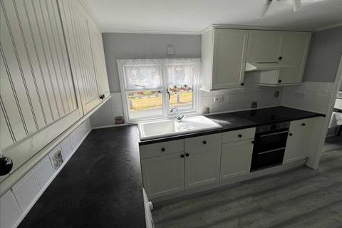 3 bedroom park home for sale, Wyatts Covert, Denham Green