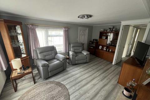 3 bedroom park home for sale, Wyatts Covert, Denham Green