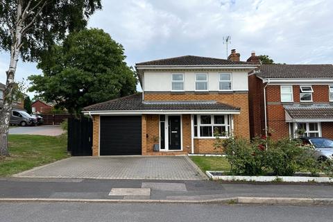 4 bedroom detached house for sale, Oldwood Chase, Hampshire GU14