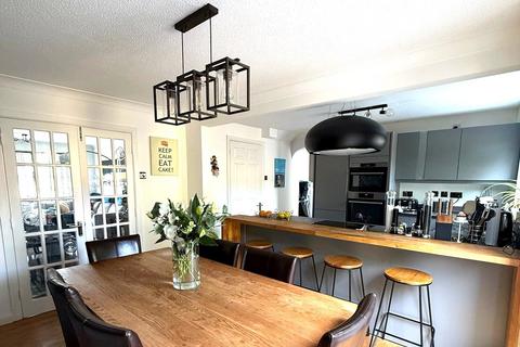 4 bedroom detached house for sale, Oldwood Chase, Hampshire GU14