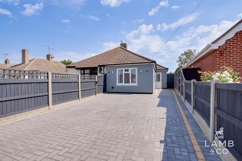 2 bedroom detached bungalow for sale, Meadow Close, Clacton-On-Sea CO15