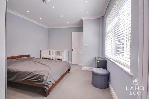 2 bedroom detached bungalow for sale, Meadow Close, Clacton-On-Sea CO15