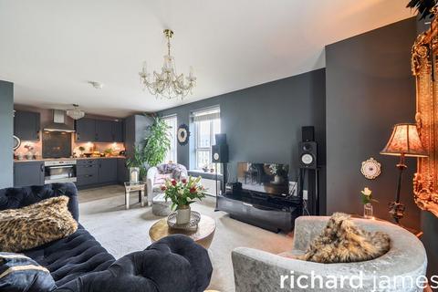 2 bedroom flat for sale, Semington Strand, Semington Strand SN1