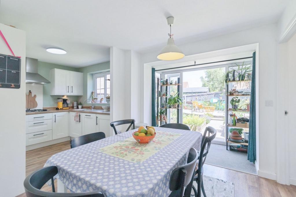 House in Blaby, Glenfields - View 3