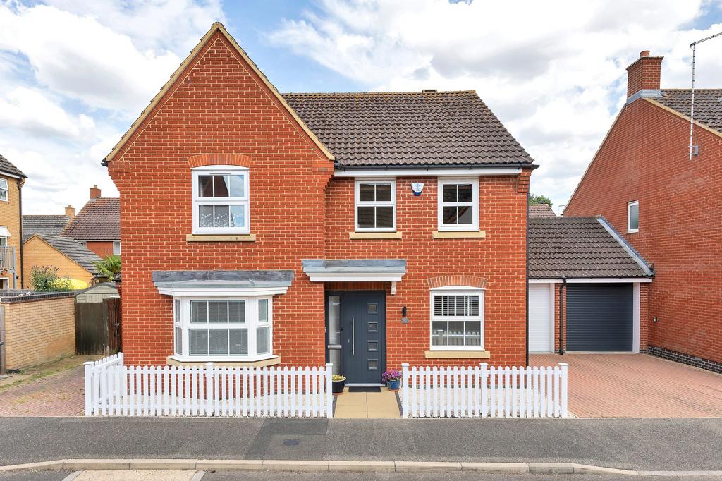 4 bedroom detached house for sale