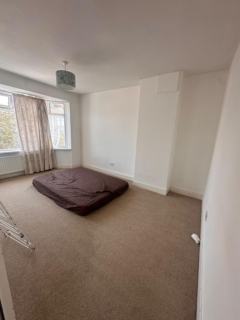 1 bedroom in a house share to rent